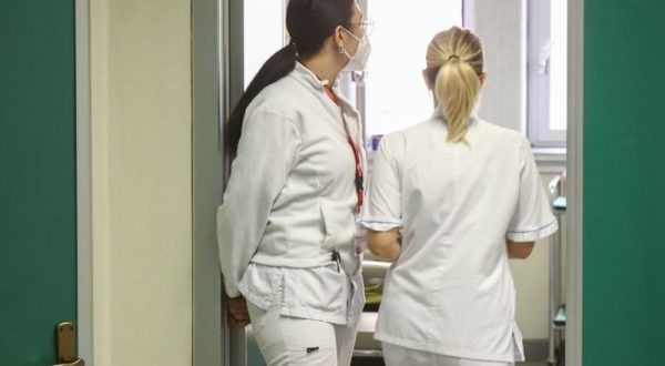 Lavoro, a giugno contagi Covid al minimo storico