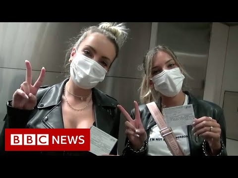 The vaccine tourists heading to the US to get their jab – BBC News