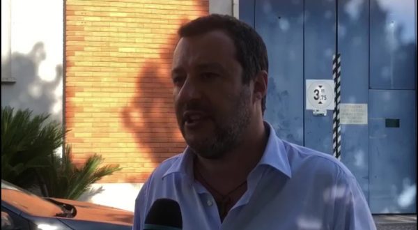 Salvini “Sostegno polizia penitenziaria, detenuti dovrebbero lavorare”
