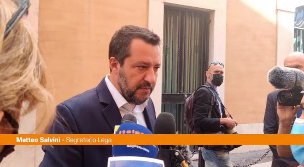 Salvini: “Per alcuni scienziati più varianti con i vaccini”