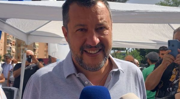 Salvini “Salute e lavoro senza rovinare agosto a italiani”