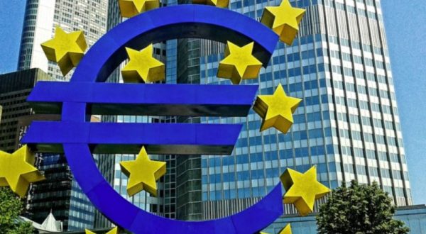 Bce, avviata ripresa area euro ma resta incognita pandemia