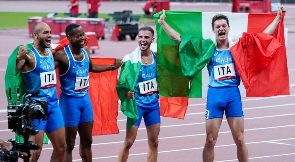 Vola la staffetta 4×100, storico oro azzurro