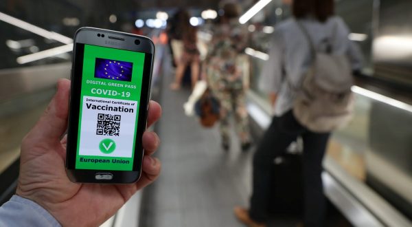 Green Pass, Garante Privacy “I gestori dei locali possono controllare”