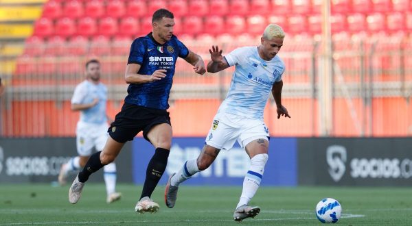 Inter batte Dinamo Kiev 3-0, Dzeko subito in gol