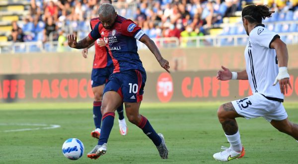 Joao Pedro salva il Cagliari, Spezia rimontato finisce 2-2