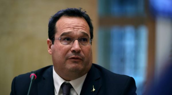 Durigon si dimette, “Mai fascista, commesso errori e mi scuso”