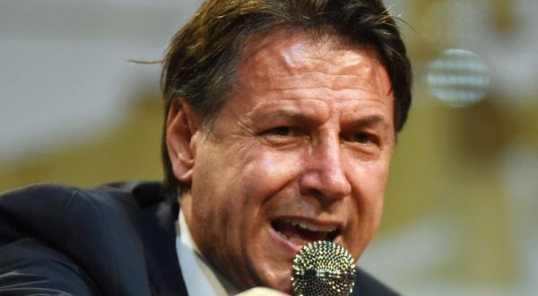 Conte “Sul reddito di cittadinanza nessun passo indietro”
