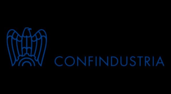 Si ferma il recupero della produzione industriale