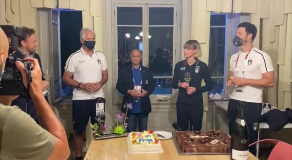 Festa a Casa Italia a Tokyo per i 33 anni di Federica Pellegrini