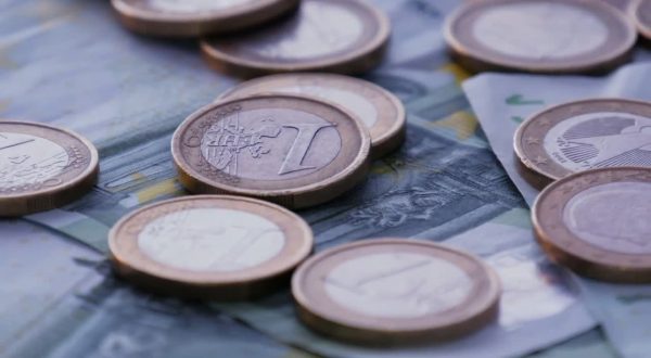 A giugno in aumento il fatturato dell’industria