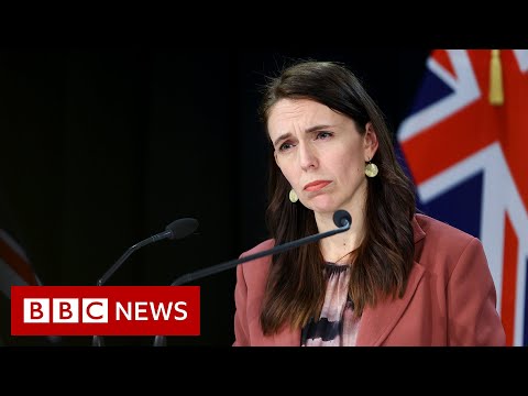 New Zealand enters lockdown over one Covid case – BBC News