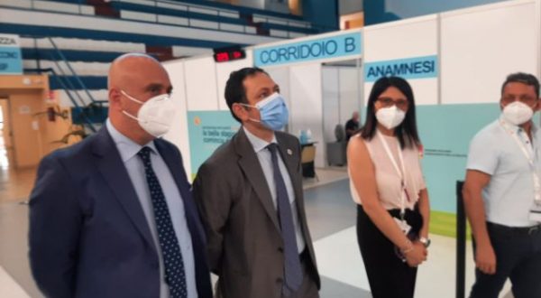 Vaccino, Razza “la libertà non è dittatura di minoranze”