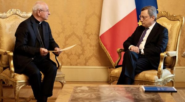 Draghi incontra mons. Paglia, presentata Carta Diritti Anziani