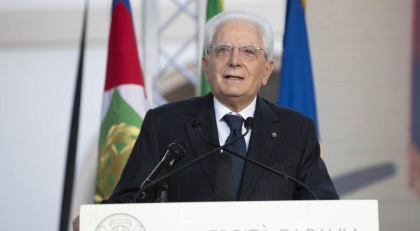 Mattarella “Non si invochi la libertà per sottrarsi al vaccino”