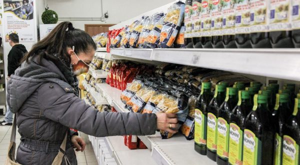 A luglio lieve flessione delle vendite al dettaglio