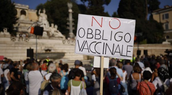 “Progettavano azioni violente”, blitz in tutta Italia contro No Vax
