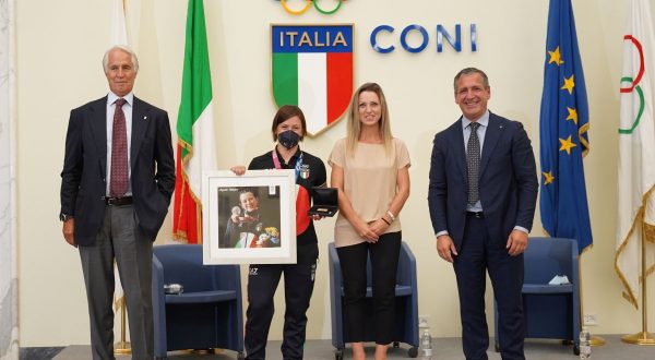 Malagò e Vezzali festeggiano il trionfo olimpico della Pesistica