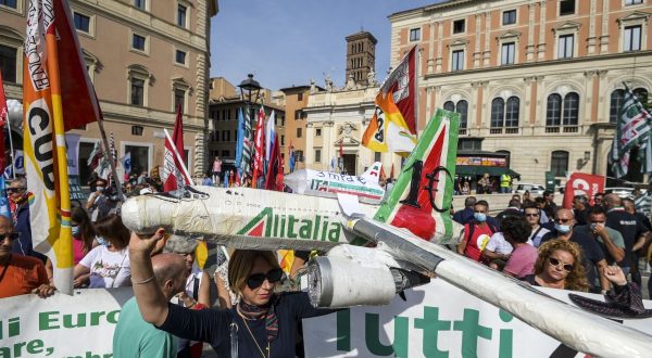 Ita, Nessun accordo con i sindacati che continuano mobilitazione