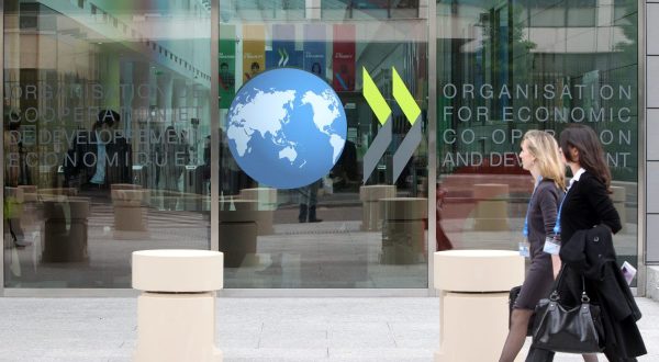 Ocse, frena la ripresa globale ma per l’Italia crescita record