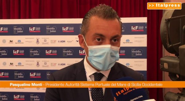 Porti, Monti: “Riqualificazione infrastrutture è fondamentale”