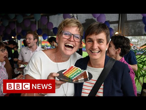 Swiss voters back same-sex marriage – BBC News