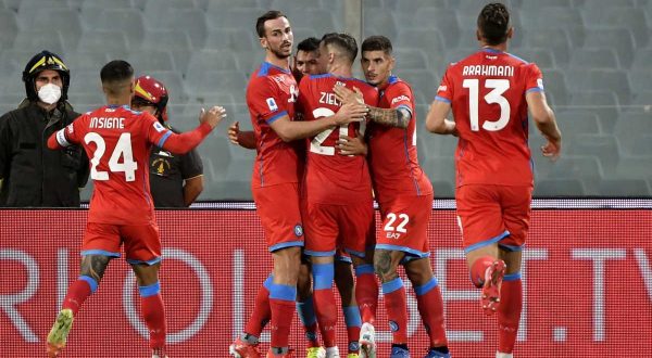 Fiorentina ribaltata, il Napoli fa sette su sette