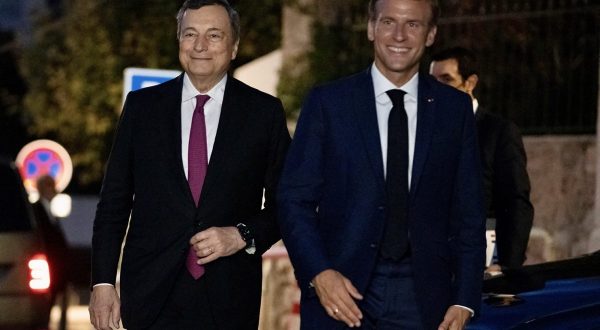 Draghi incontra Macron, confronto sui temi del vertice G20