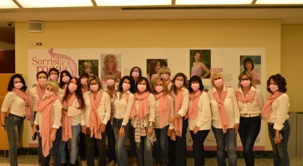 Prevenzione del tumore al seno, torna “Sorrisi in rosa”