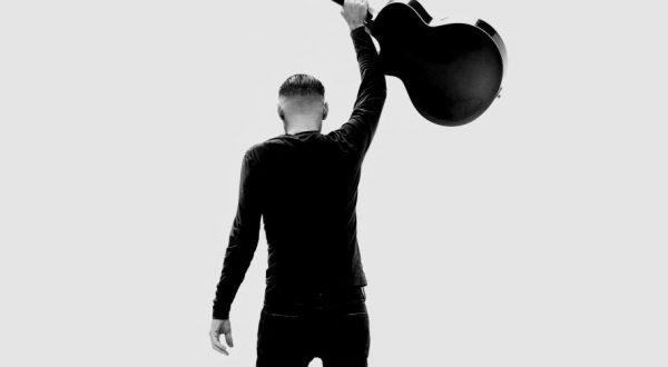 Bryan Adams, a marzo il nuovo album “So Happy It Hurts”