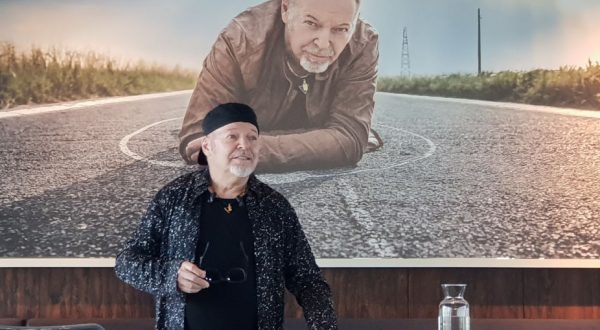 “Siamo qui”, Vasco Rossi torna con un nuovo album