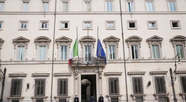 Covid, per la Consulta Dpcm non ha dato potestà legislativa al premier