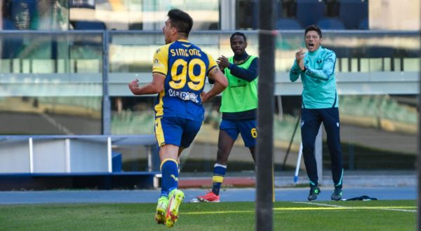Poker di Simeone, il Verona stende la Lazio 4-1