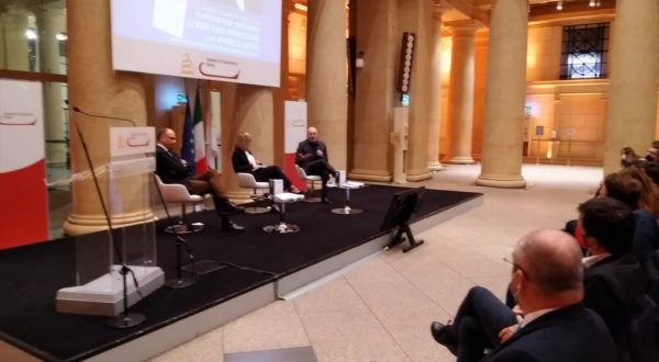 Bonaccini e Letta a confronto per “Il Paese che vogliamo”