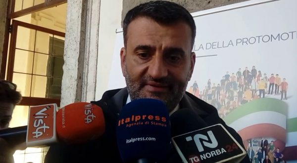 Covid, Decaro “Restrizioni solo a chi non ha super green pass”