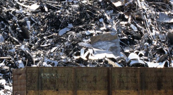 Ricettazione e traffico rifiuti, sequestrate 2 aziende nel Palermitano