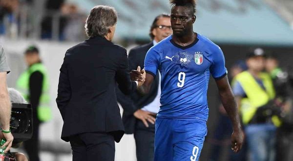 Mancini chiama 35 giocatori per lo stage, torna Balotelli