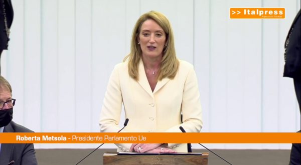Parlamento Ue, neo eletta Metsola ricorda Sassoli “Grazie David”