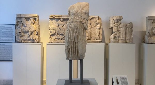 Accordo Sicilia-Grecia, arriva a Palermo la statua di Atena