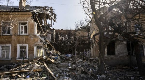 Ucraina, si contano le vittime mentre il mondo condanna Mosca