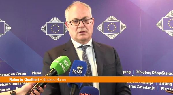 Gualtieri “Roma pronta a ricostruire una scuola in Ucraina”