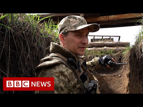 Ukrainian troops face Russian Army on Donbas’ frontline  – BBC News