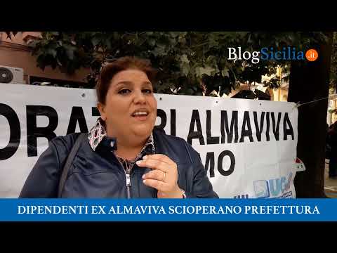 Dipendenti ex Almaviva scioperano Prefettura