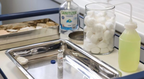 Covid, in Sicilia in calo contagi e ospedalizzazioni, 9mila quarte dosi