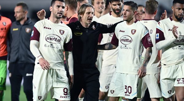 Salernitana travolta in casa ma comunque salva