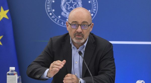 Cingolani “Con tetto al gas e fonti pulite i prezzi dell’energia scenderanno”