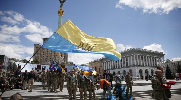 Quattro mesi di guerra in Ucraina, Kiev chiede più armi
