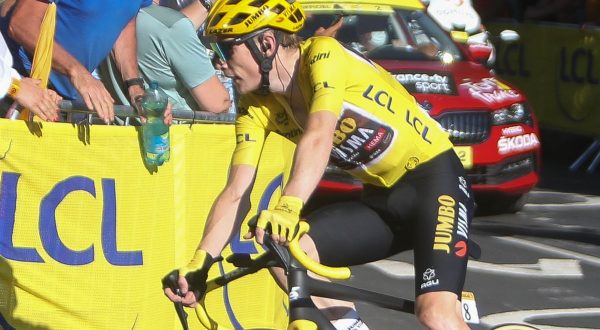 Acuto di Houle al Tour, Vingegaard rimane in giallo