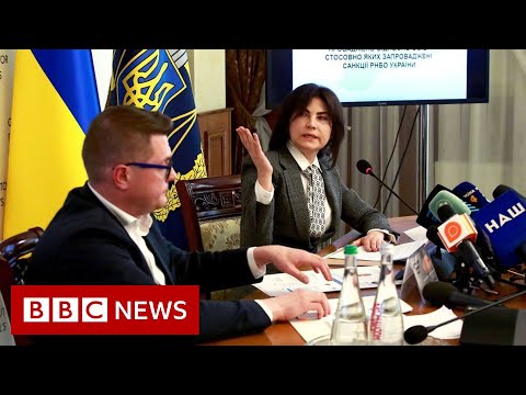 Ukraine’s President Zelensky suspends security chief and top prosecutor – BBC News