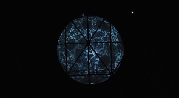 Luna Somnium illumina il Gazometro di Roma